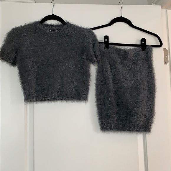 Top and matching skirt - Picture 1 of 3